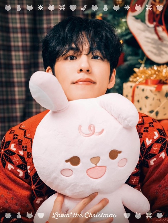 朴晟镇和金元弼照片公开！DAY6发行出道以来首支圣诞单曲《Lovin' the Christmas》