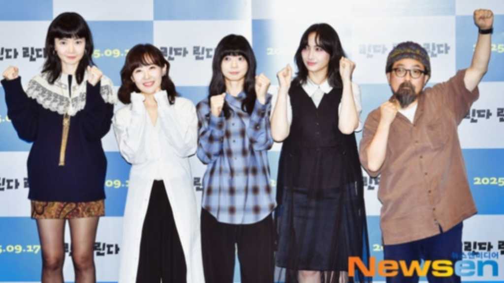 【PHOTO】ペ・ドゥナから前田亜季まで、韓国で再会！映画「リンダ リンダ リンダ」リマスター版の記者懇談会に出席