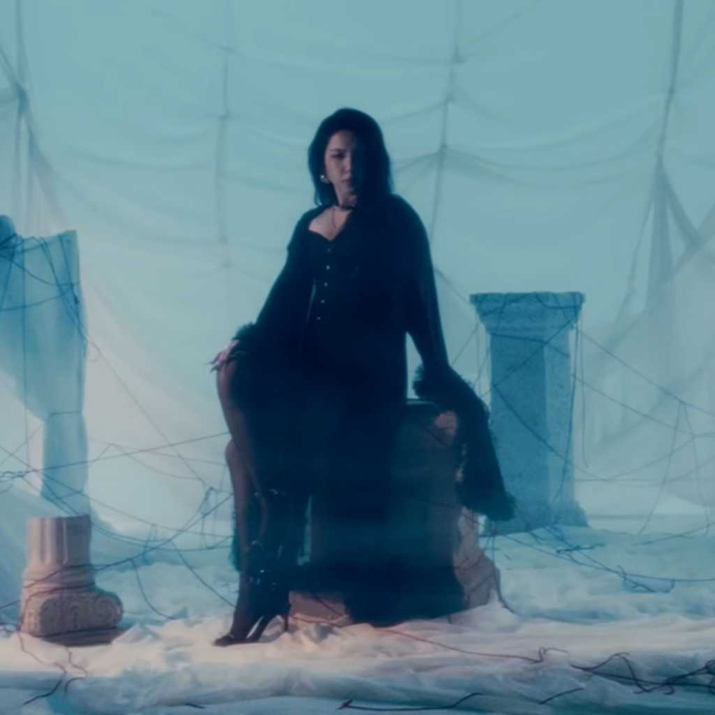 KARD チョン・ジウ、タイトル曲「Home Sweet Home」MV公開…魅惑的な歌声に注目