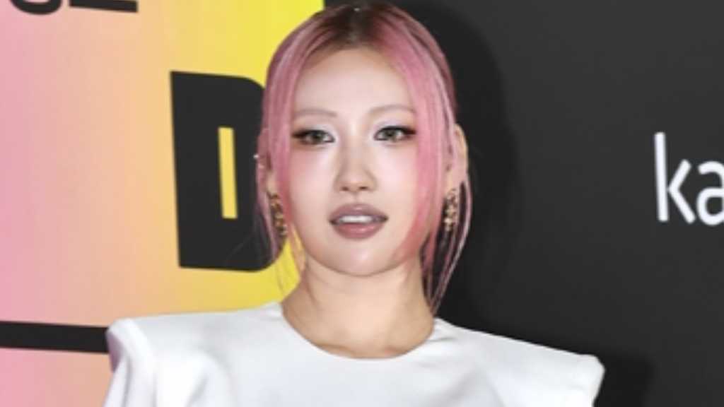 【PHOTO】イ・サベ「MMA 2024」レッドカーペットに登場