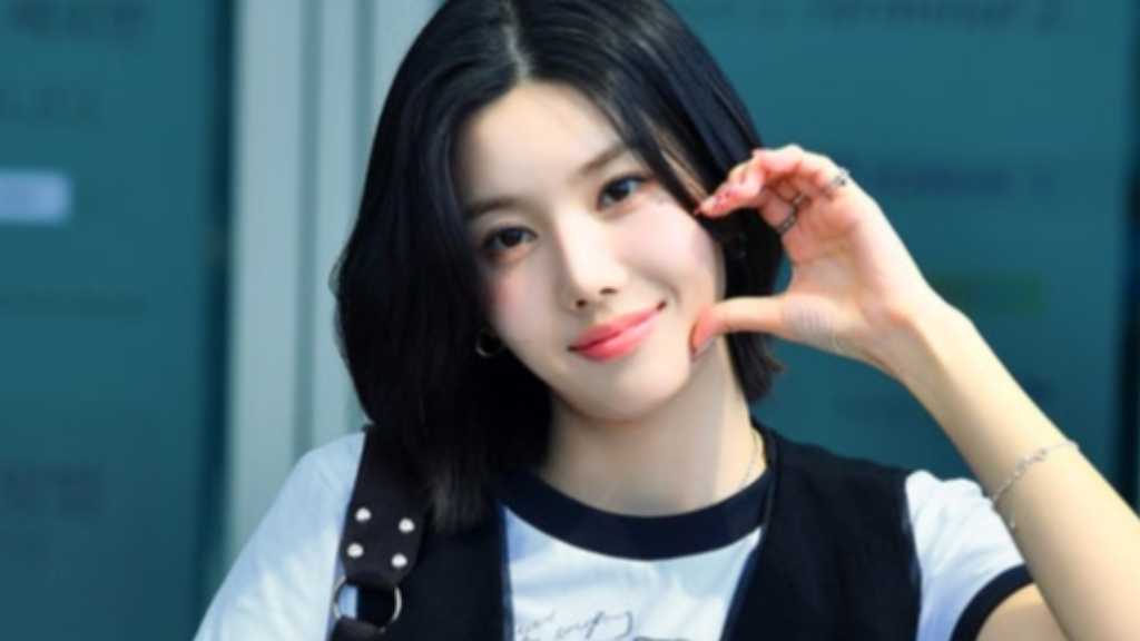 ウンビ トレカ Hello Stranger デジタルシングル 韓国限定 IZ*ONE出身クォン・ウンビ、デジタルシングル「Hello Stranger