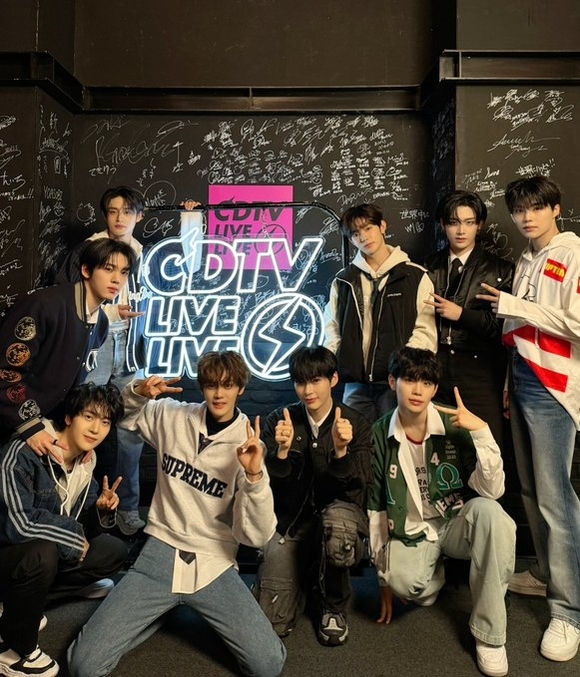 ZEROBASEONE「CDTVライブ!ライブ!」で新曲をTV初パフォーマンス！記念