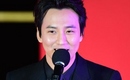 【PHOTO】「パイレーツ」キム・ナムギル、釜山国際映画祭の野外舞台挨拶に登場“優しい笑顔”