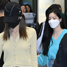 【PHOTO】TWICE、海外スケジュールを終えて韓国へ…個性溢れるファッション