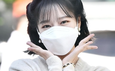 Photo Iz One出身チョ ユリ 2時脱出cultwo Show 出演のため放送局へ 動画あり Kstyle