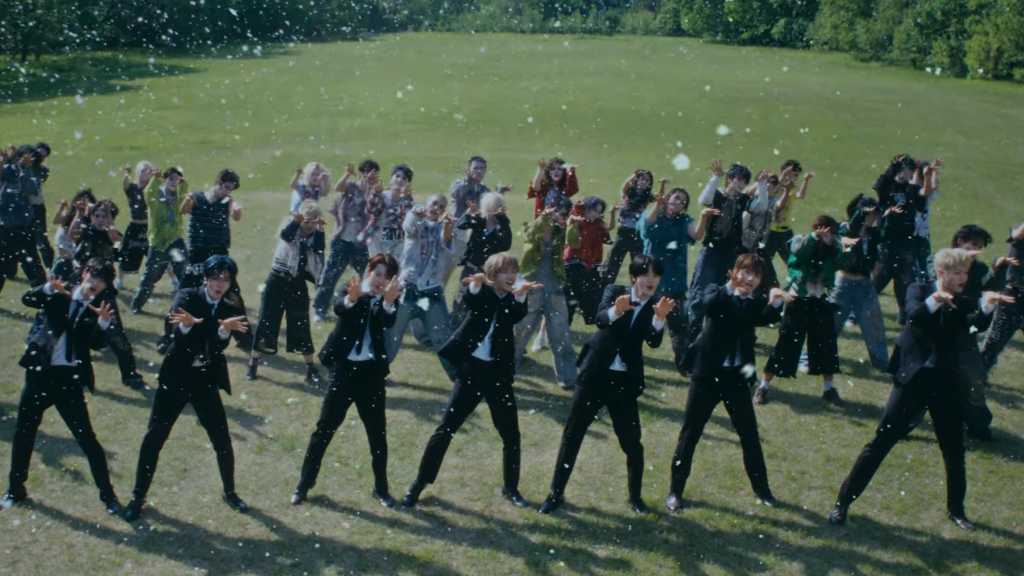 CLOSE YOUR EYES、ダブルタイトル曲「Snowy Summer」MV公開…ホラー映画のような演出に注目