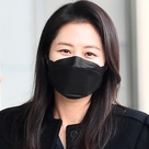 【PHOTO】ムン・ソリ、ラジオ番組の収録に参加…美脚に視線釘付け（動画あり）