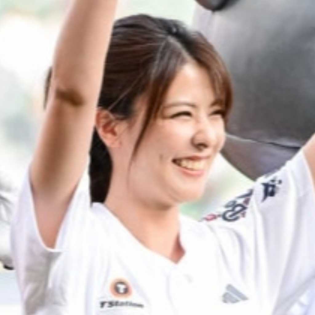 【PHOTO】藤井美菜、始球式に登場…明るくキュートな笑顔