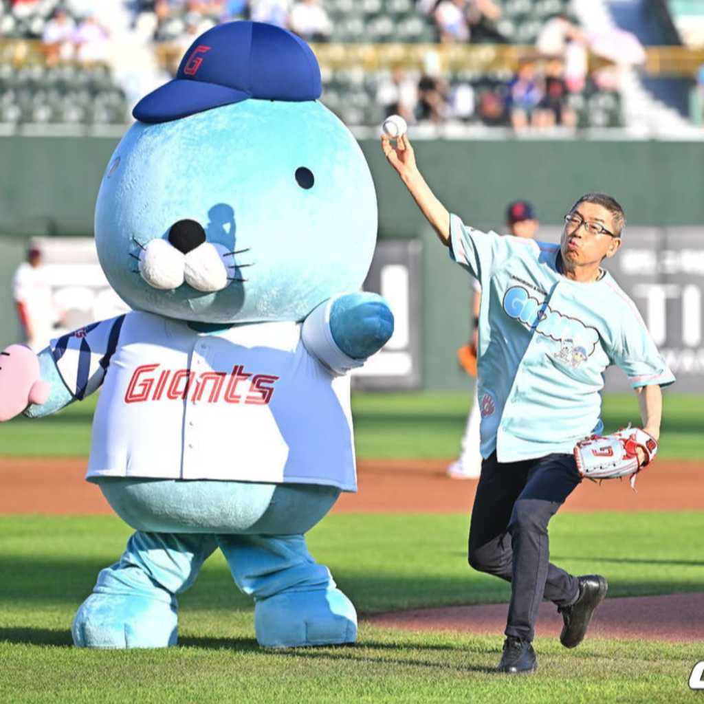 【PHOTO】「ぼのぼの」作者いがらしみきお、韓国の始球式に登場