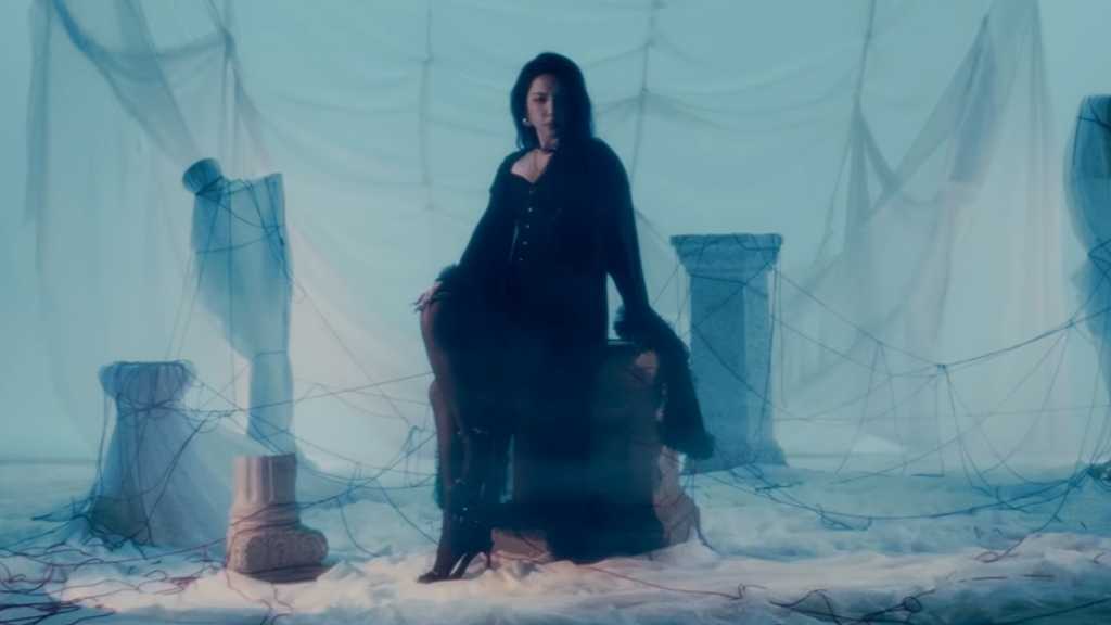 KARD チョン・ジウ、タイトル曲「Home Sweet Home」MV公開…魅惑的な歌声に注目