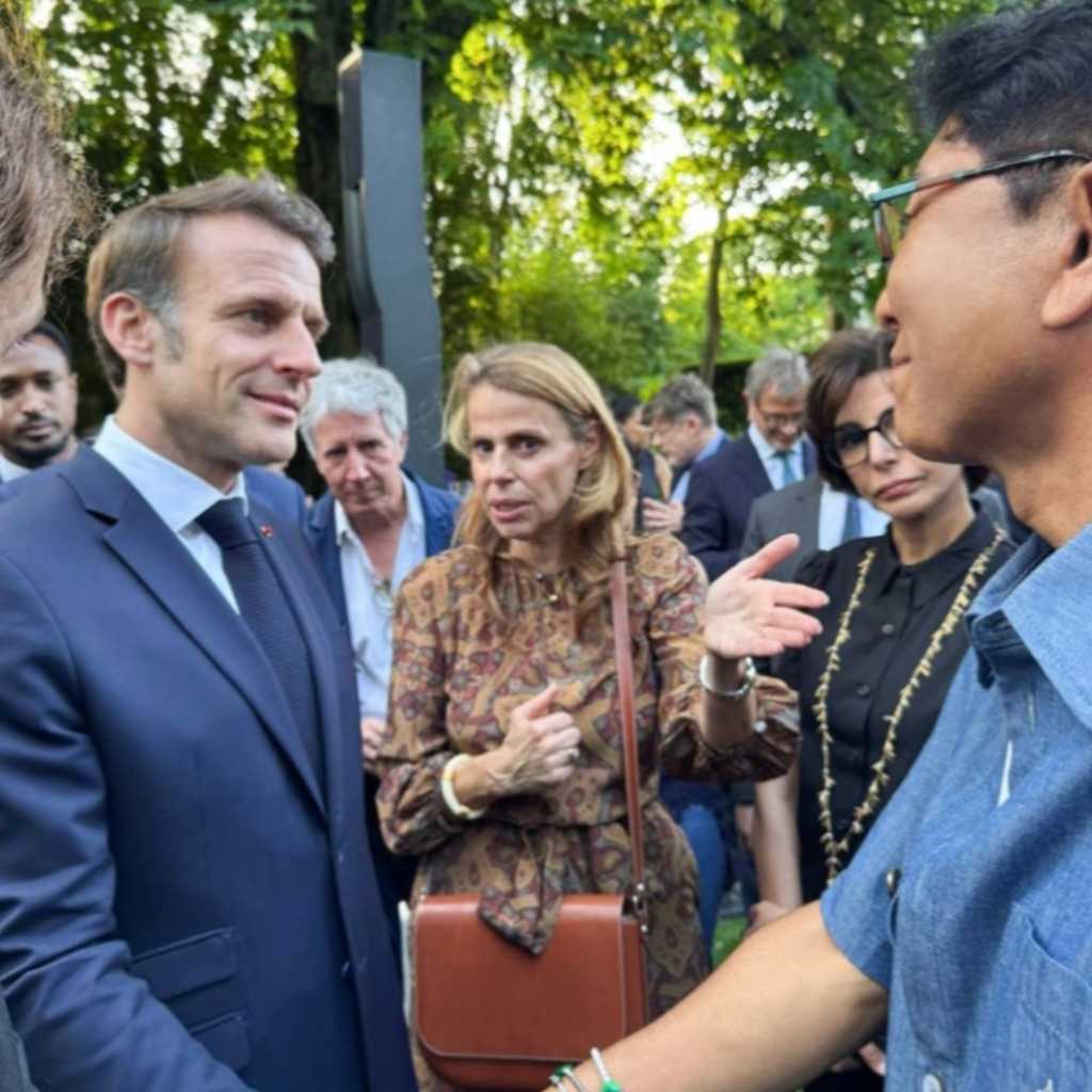 イ・スマン、マクロン大統領と対面!「K-POPを作った人」と絶賛も…アジア国籍唯一のサミット演説者に