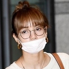 【PHOTO】BLACKPINK リサ、スケジュールを終えて帰国…カジュアルなファッションで空港へ（動画あり）