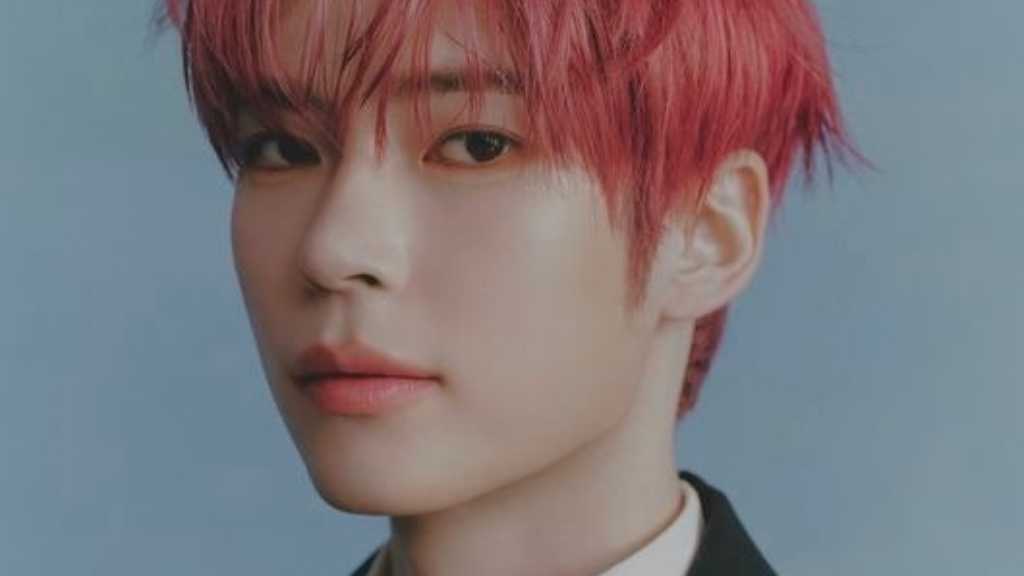 ZEROBASEONE ソン・ハンビン、ブランド「Maison Kitsune」とのグラビアを公開