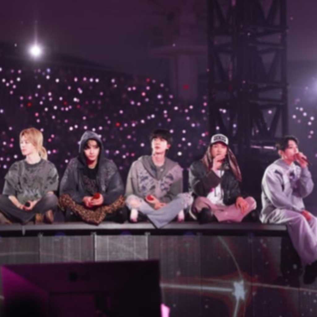 BTS、釜山公演の開演が1時間以上遅延する事態に…HYBEが謝罪・ファンからは困惑の声
