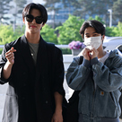 【PHOTO】PENTAGON ホンソク&ジンホ、日本ファンコンサートのため出国