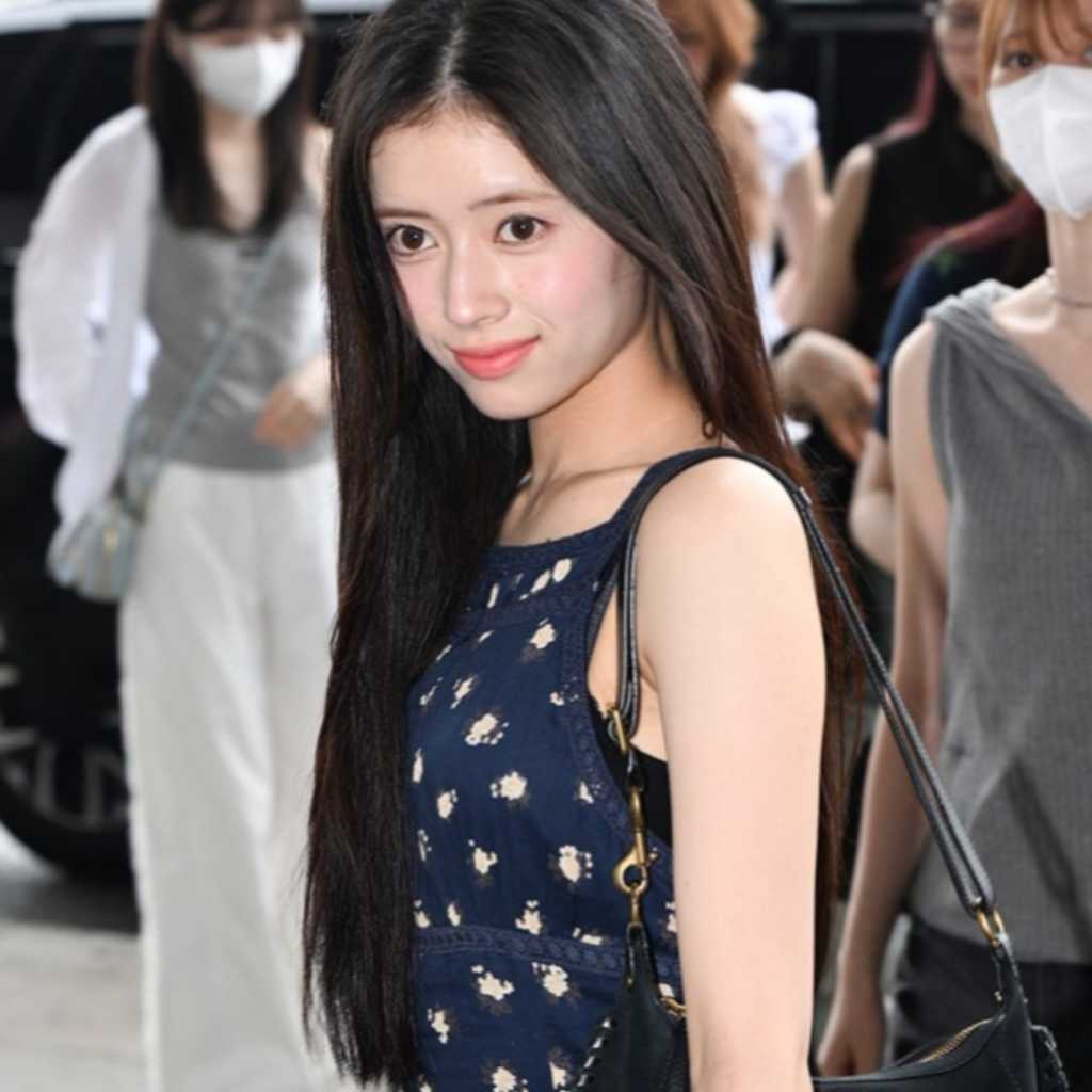 【PHOTO】NiziU、スケジュールのため日本へ…笑顔で挨拶（動画あり）