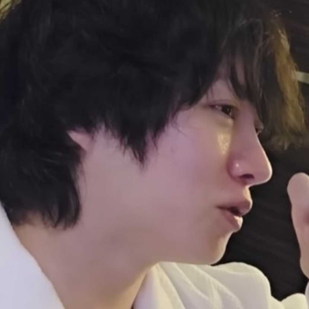 SUPER JUNIOR ヒチョル、ドンヘ宛の告訴状に言及…深刻な指摘から一転「メンバーにいじられるのが好き」と笑顔も