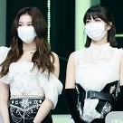 【PHOTO】TWICE&IZ*ONE&MAMAMOOら「2020 MAMA」授賞式に登場