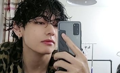 Bts 防弾少年団 のv 濡れ髪がセクシーすぎ 鏡越しのセルフショットにファン悶絶 Kstyle