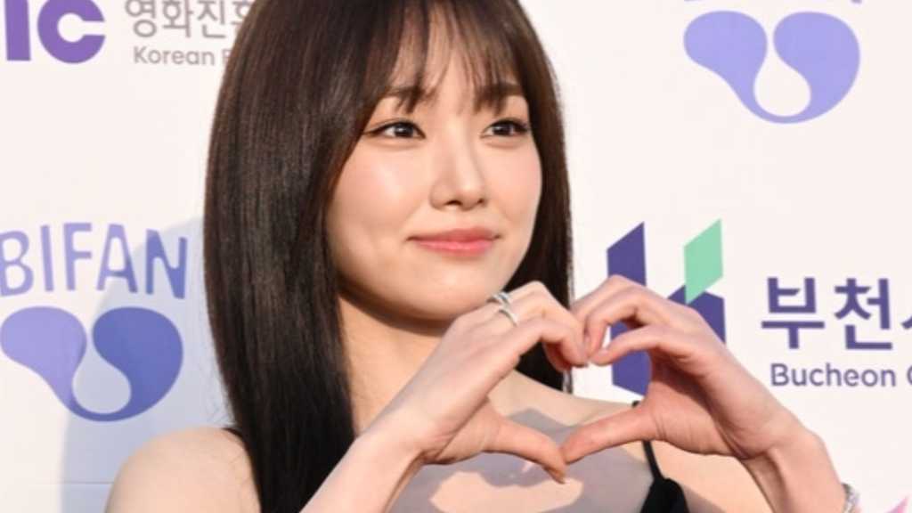 【PHOTO】元gugudan ミナ＆近藤華ら「第30回富川国際ファンタスティック映画祭」のレッドカーペットに登場