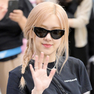【PHOTO】BLACKPINK ジス＆ジェニー＆ロゼ、ワールドツアーを終えてイギリスから帰国（動画あり）