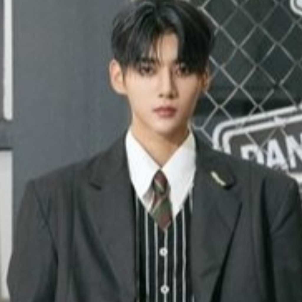 WAKER セビョル、BLドラマの主演に抜擢！「僕らの恋は授業中です3」で演技活動スタート