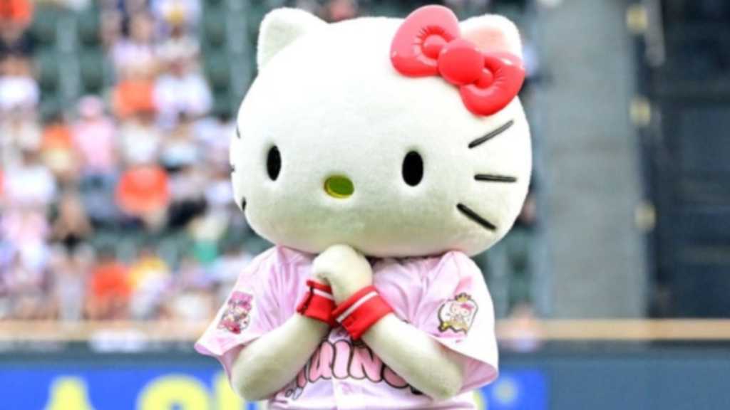 ハローキティ、韓国プロ野球の始球式に登場!LGツインズとのコラボグッズが“可愛すぎる”と話題