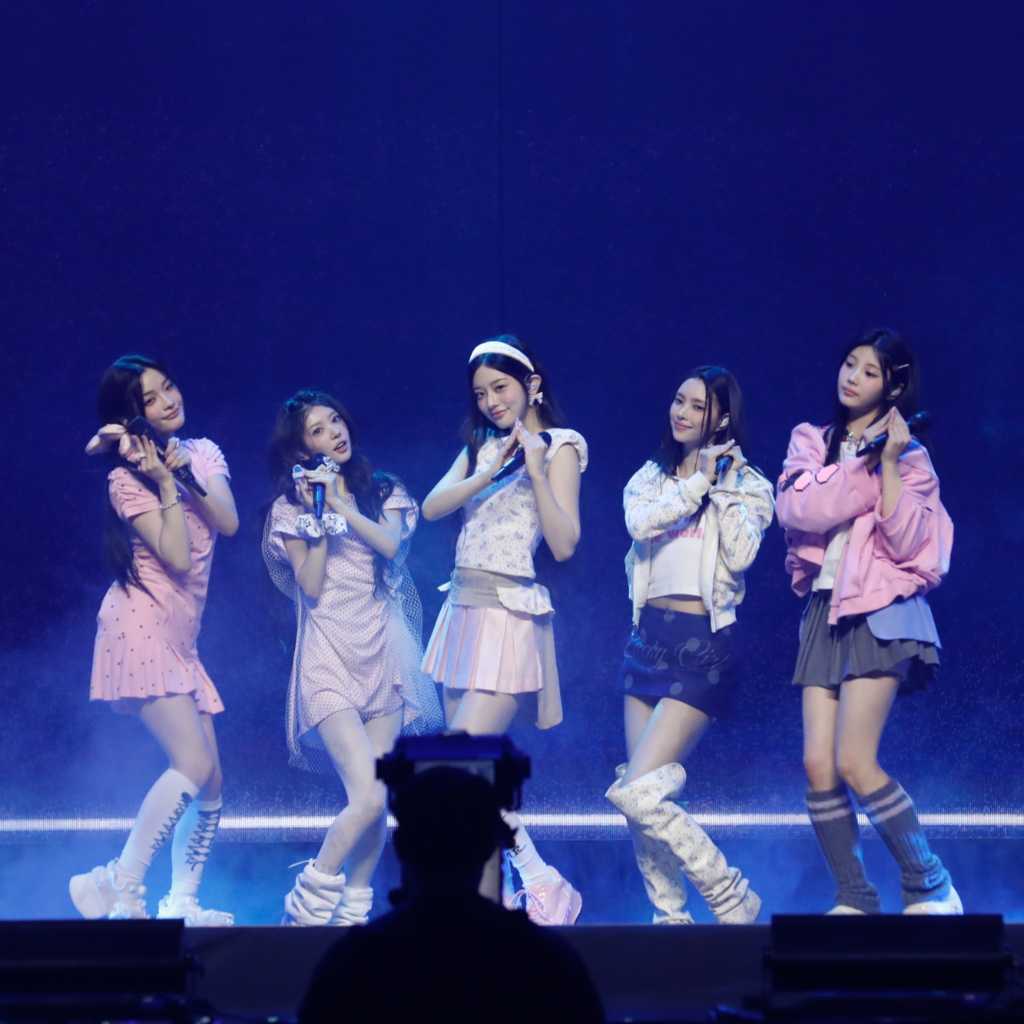 ILLIT「Weverse Con Festival」でカムバックティーザーをサプライズ公開！タイトル曲の振り付けが大反響