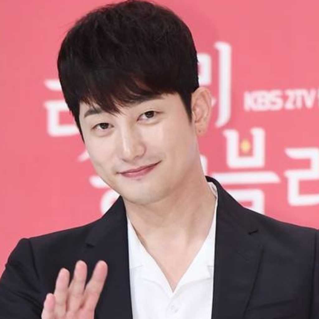 パク・シフの不倫仲介疑惑をめぐり訴訟中…暴露した女性、再び家庭破綻を主張