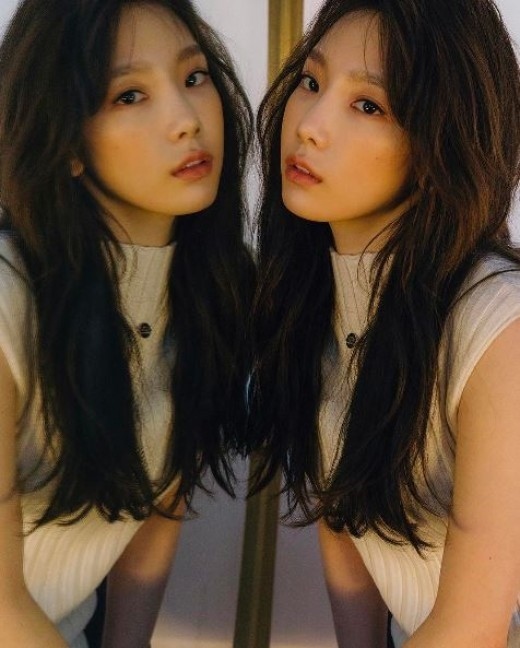 2人のテヨン に視線集中 少女時代 テヨン 鑑の前に立った美しい写真を公開 Kstyle