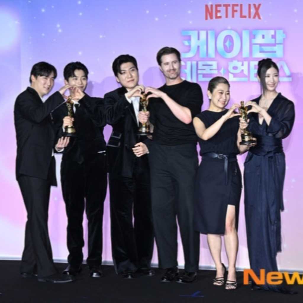 【PHOTO】元SM練習生のEJAEら、Netflix「KPOPガールズ！ デーモン・ハンターズ」アカデミー賞受賞記念の記者懇談会に出席