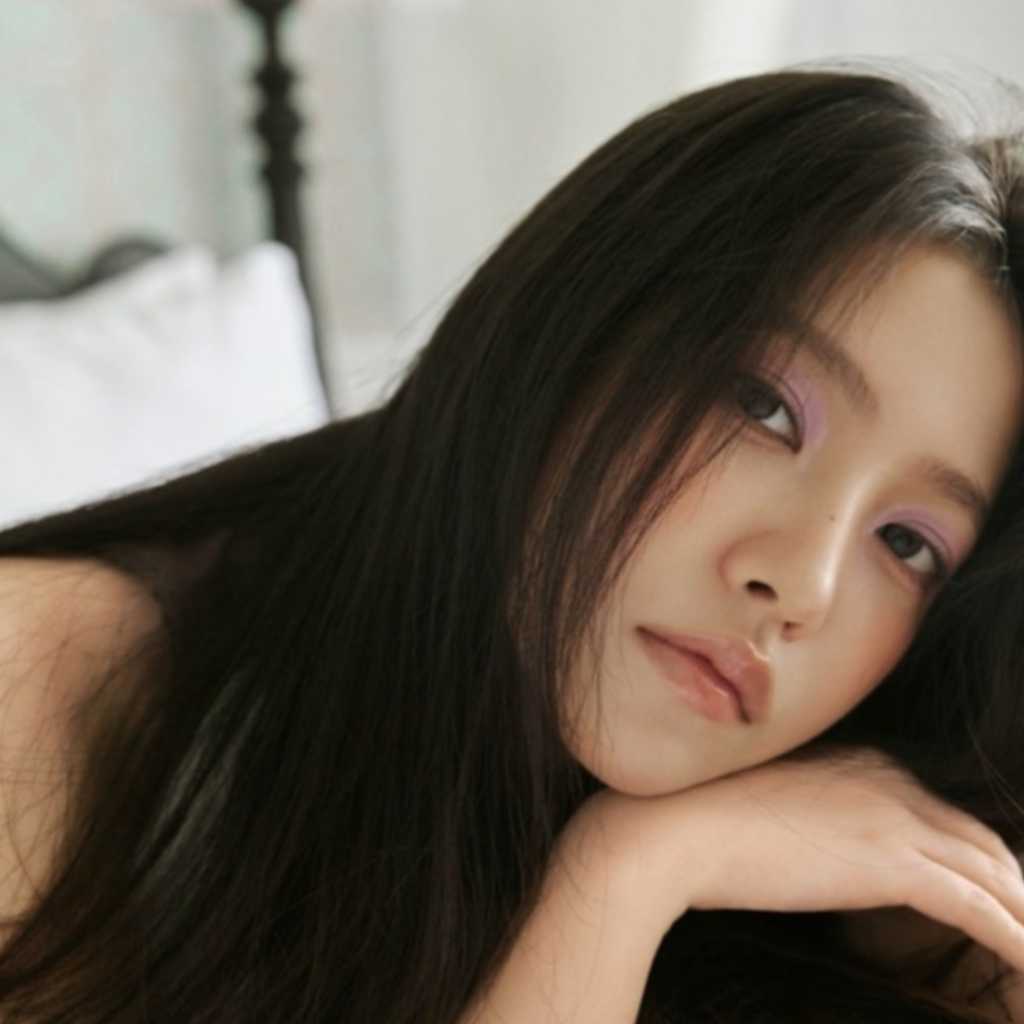 Red Velvet イェリ「心が落ち着いた今の自分の姿が好き」ベトナムで撮影した「DAZED」のグラビア公開