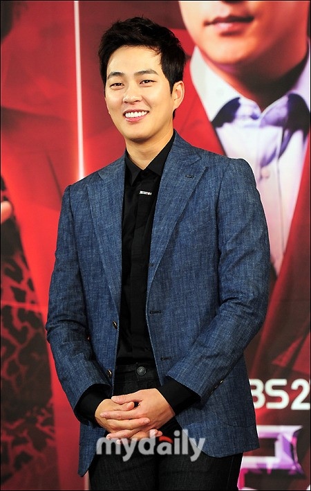 パク クァンヒョン Twitter乗っ取り被害に呆れ 個人情報が漏れて Kstyle