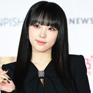 【PHOTO】IZ*ONE出身チェ・イェナ「2022 Asia Artist Awards」レッドカーペットに登場