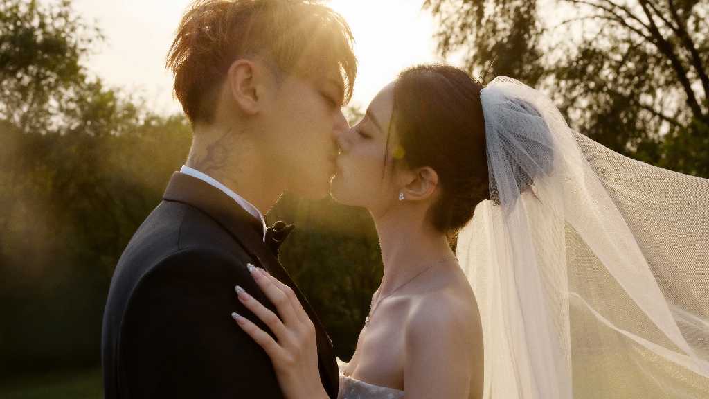 元EXO タオ、SM出身の妻と昨日挙式！ファン招待＆生中継も…天の川コンセプトの豪華ウエディングが話題