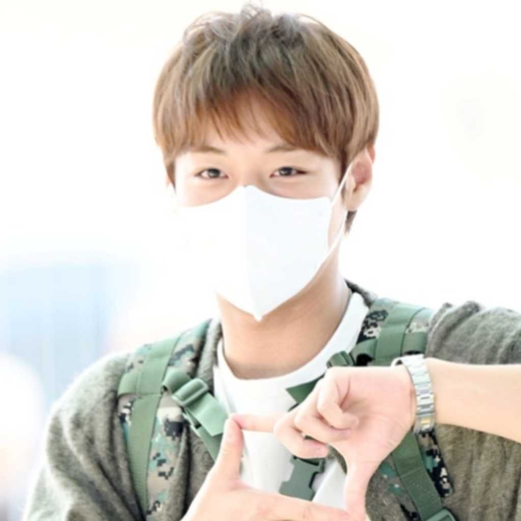 【PHOTO】Wanna One出身パク・ジフン、ファンコンサートのためマレーシアへ出国（動画あり）