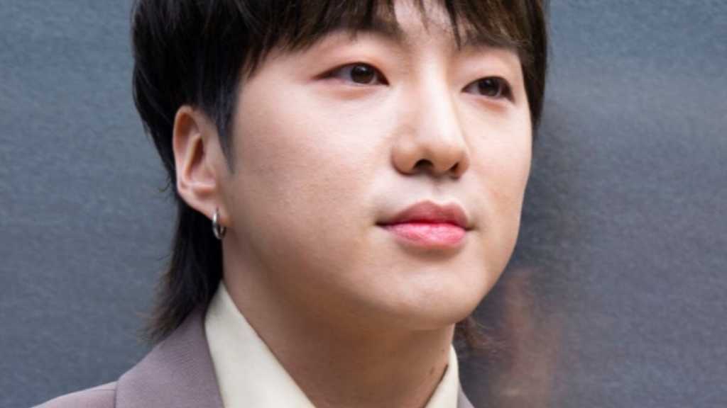WINNER カン・スンユン、フォトグラファーとしての存在感アピール…俳優カンヒらと展示会に参加
