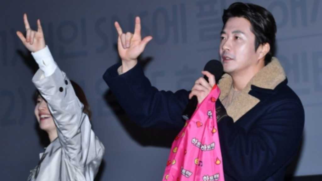 【PHOTO】クォン・サンウ＆ムン・チェウォン＆Block BのP.Oら、映画「ハートマン」舞台挨拶に出席