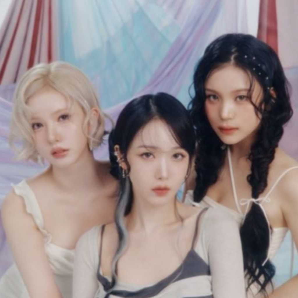 VIVIZ、1stフルアルバム「A Montage of（ ）」DAYZバージョンのコンセプトフォトを公開