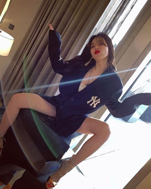 キム ヒョナ 超ギリギリ セクシーすぎるファッション 大胆ポーズの近況ショットを公開 Kstyle