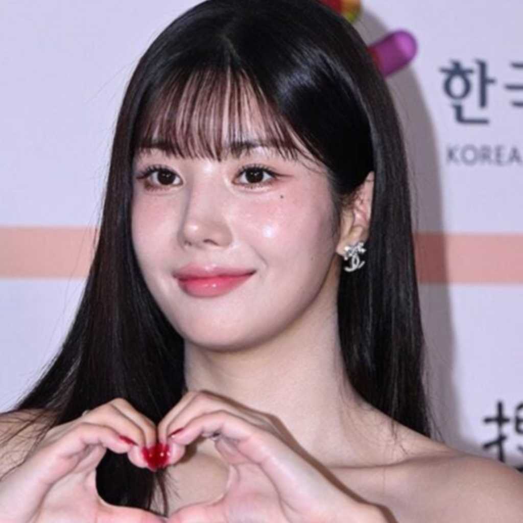 IZ*ONE出身クォン・ウンビ、鼻と唇に火傷…写真と共に報告「キリマンジャロ登山後に」