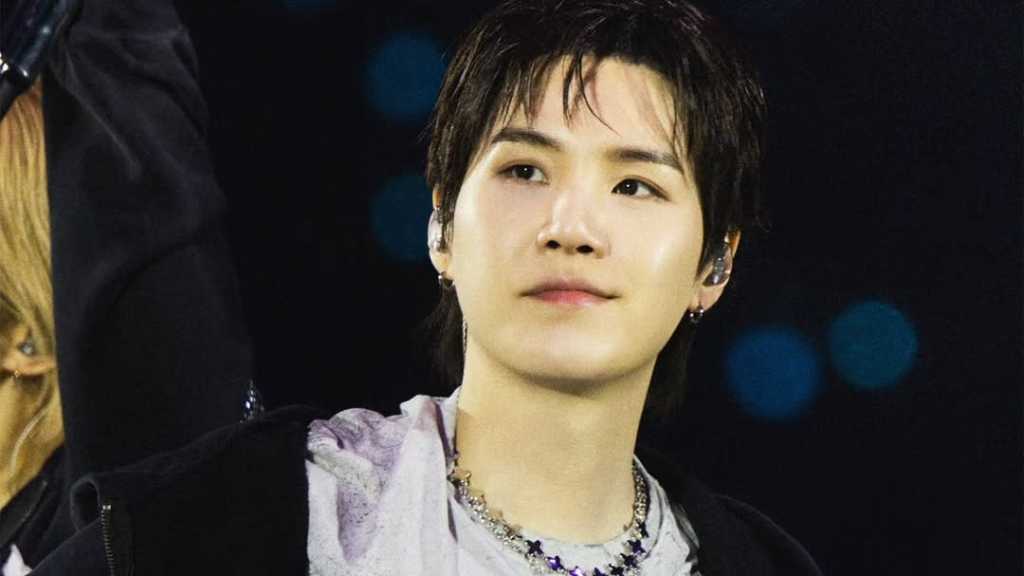 BTSのSUGA、ツアー中の“マラソン完走”動画にメンバーも爆笑!「編集が面白すぎる」と話題に