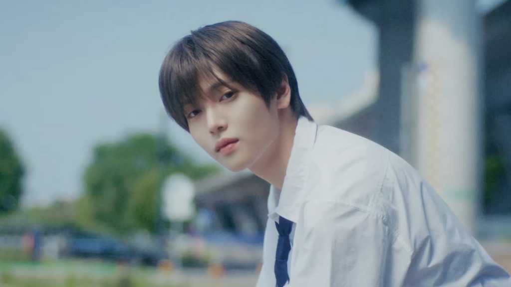 チャン・ハヌム、新曲「友達に緊張はしないじゃん」MV公開…爽やかな制服姿