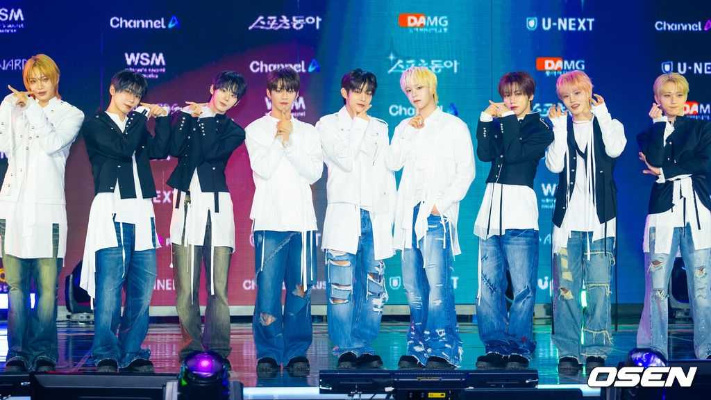 【PHOTO】AHOF「第2回D Awards」レッドカーペットに登場