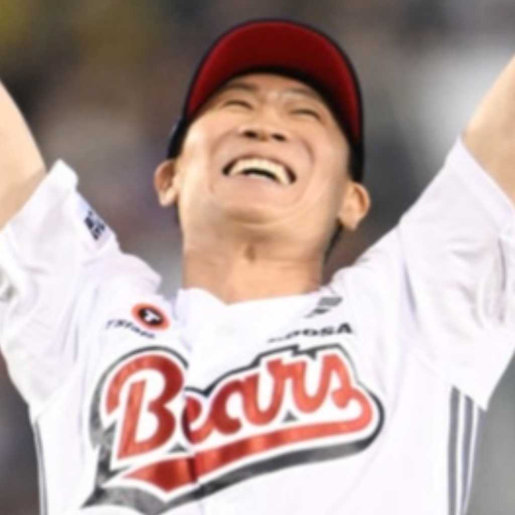 【PHOTO】チン・ソンギュ、始球式に登場…パワフルな投球を披露
