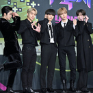 【PHOTO】THE BOYZ「2022 KBS歌謡祭」レッドカーペットに登場