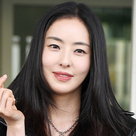 【PHOTO】イ・ダヒ、グラビア撮影のためベトナムへ出国…クールなブラックファッション(動画あり)