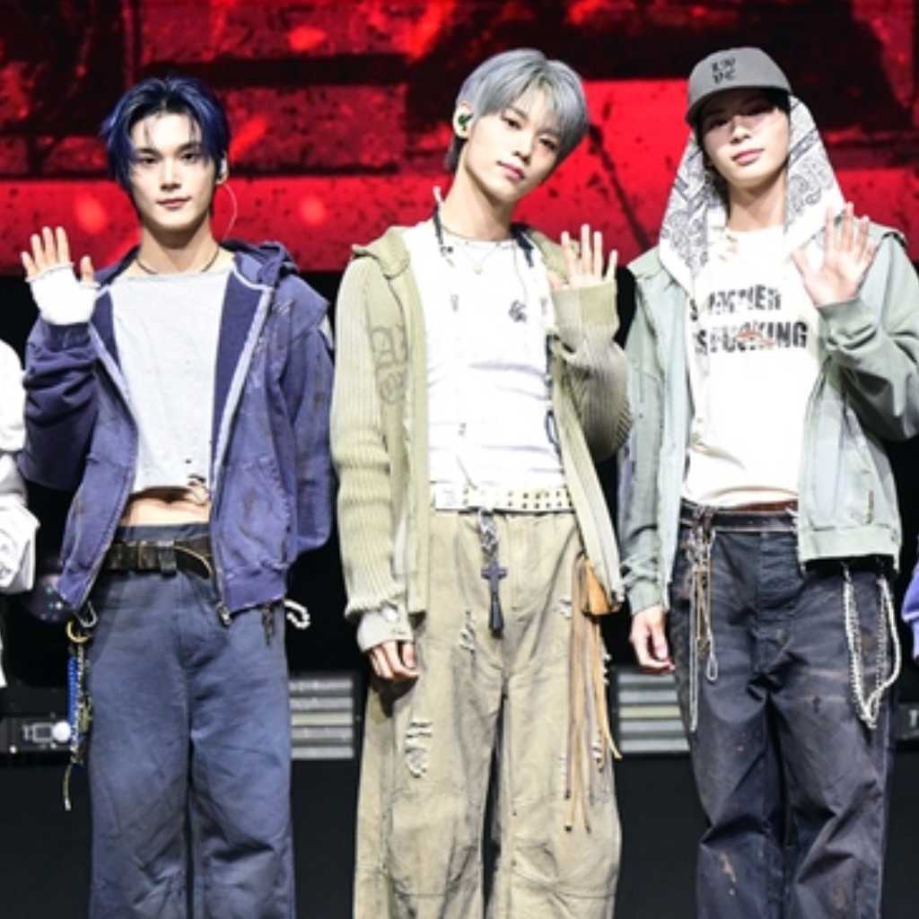 【PHOTO】“5人体制でカムバック”EVNNE、1stシングル「Backtalk」発売記念ショーケースを開催