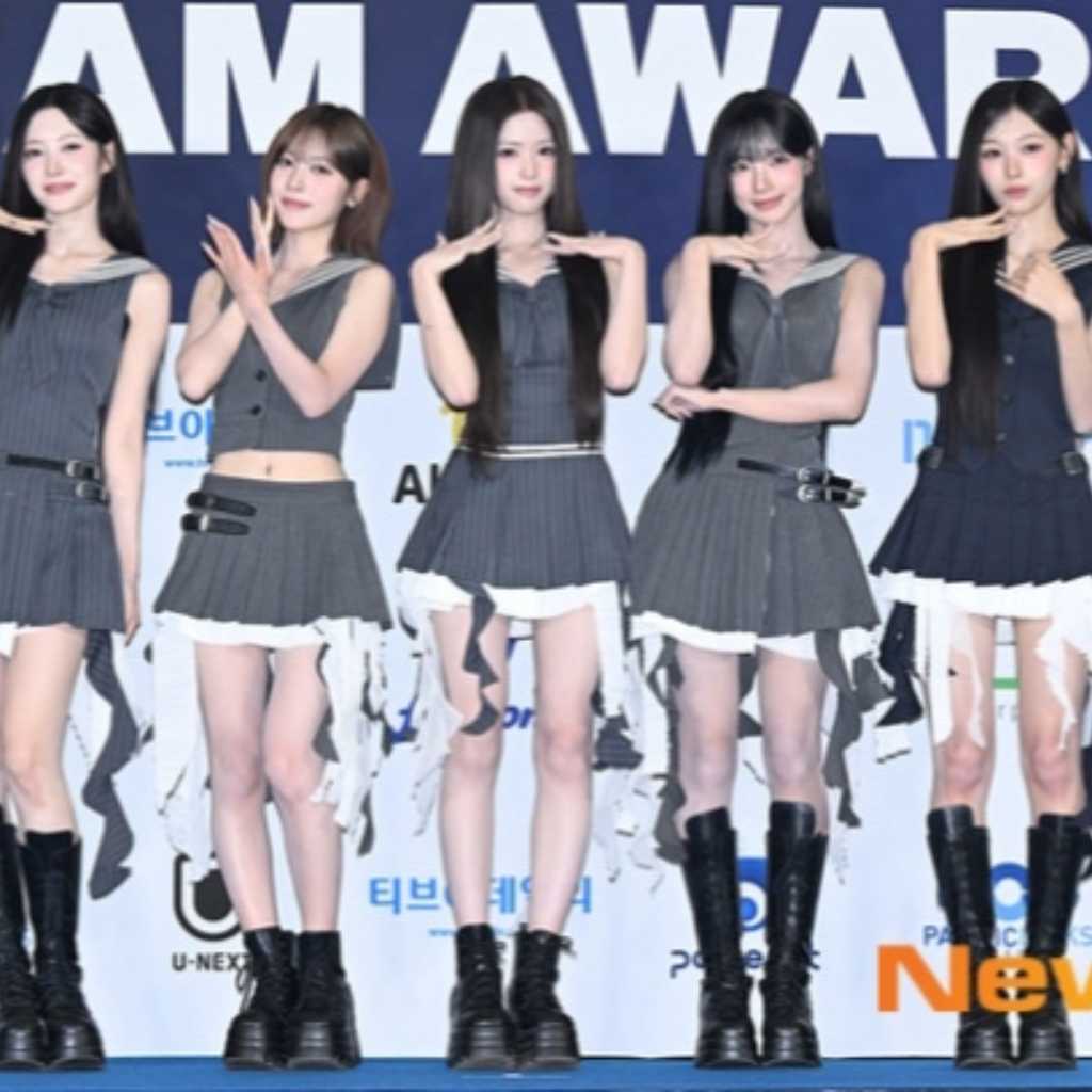 【PHOTO】RESCENE「2026 K-WORLD DREAM AWARDS」ブルーカーペットに登場