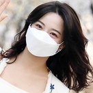 【PHOTO】元gugudan キム・セジョン、ラジオ出演のため放送局へ…桜の下でキュートなポーズ（動画あり）